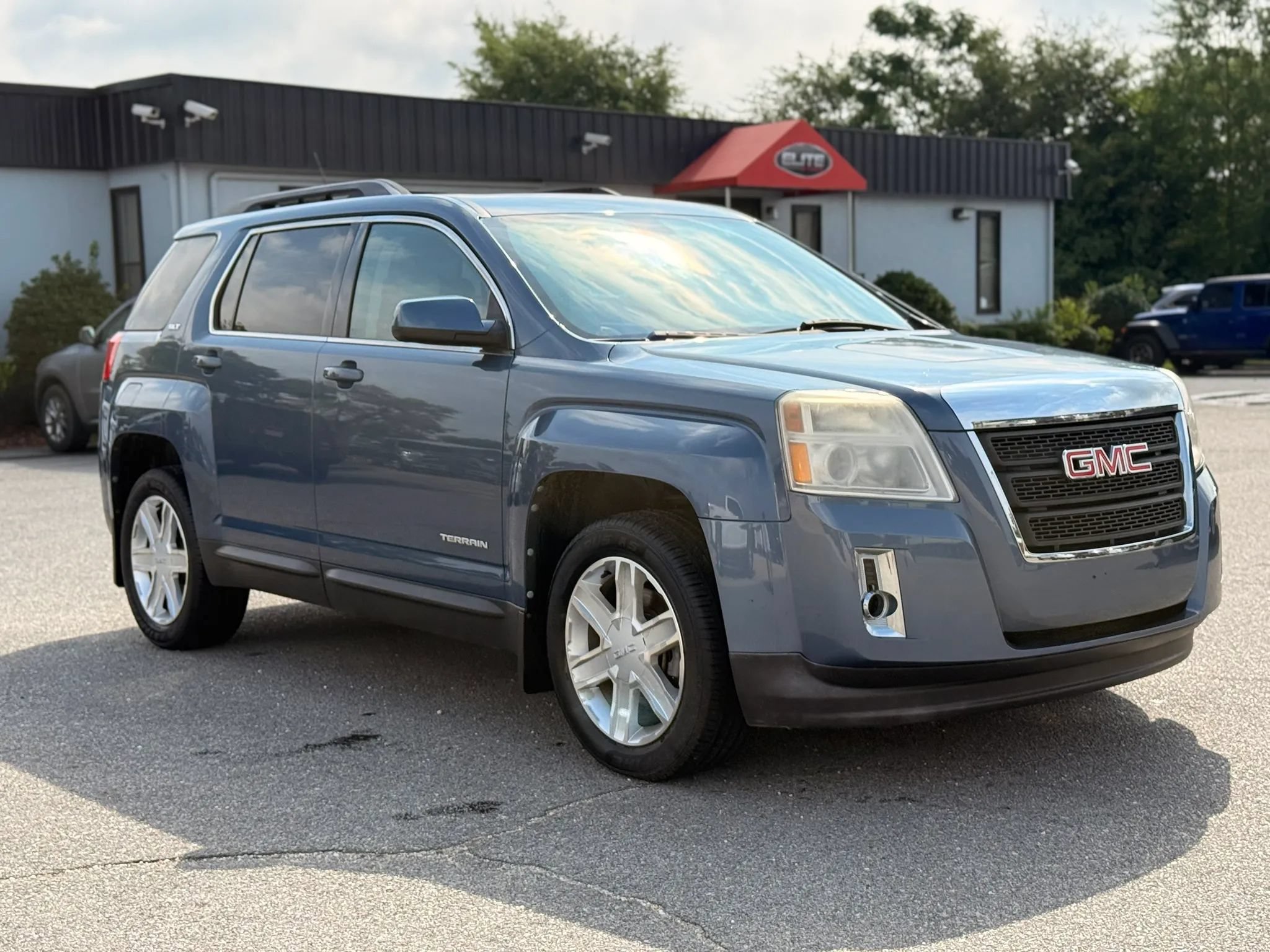 Used 2011 GMC Terrain SLT w/ LPO, Protection Package FWD image 3