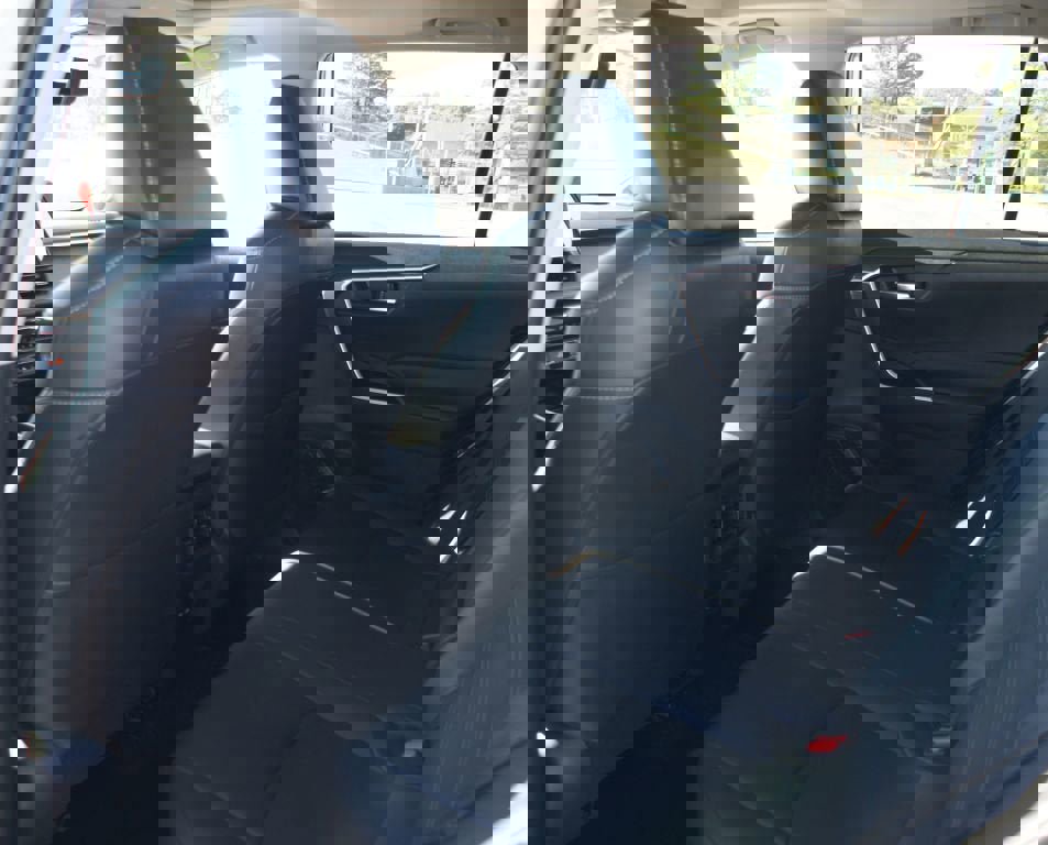 Used 2025 Toyota RAV4 XLE Premium image 15