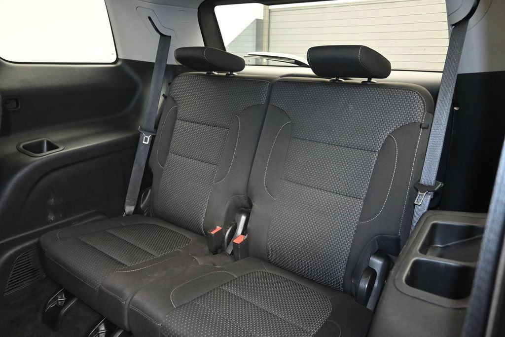 Used 2023 GMC Acadia SLE FWD image 23