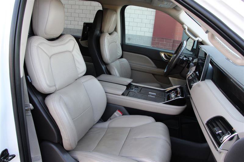 Used 2022 Lincoln Navigator L Reserve AWD/4WD image 22