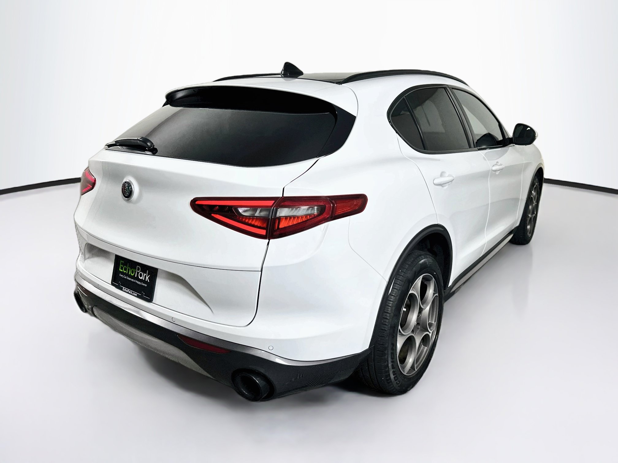 Used 2022 Alfa Romeo Stelvio Ti w/ Active Assist Plus Package AWD/4WD image 9