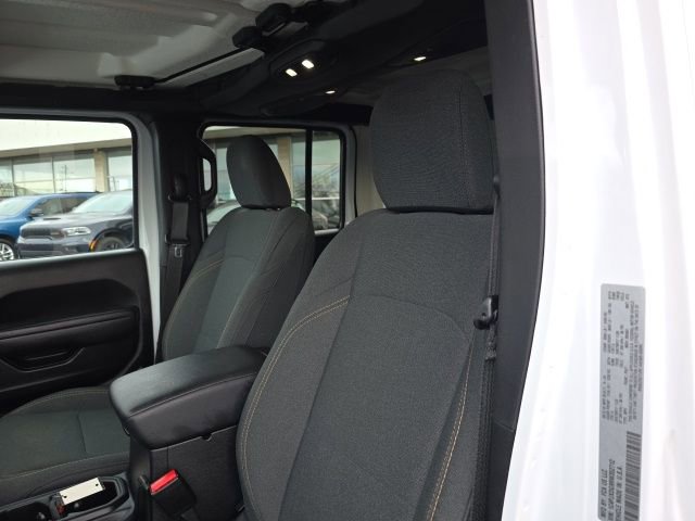 Used 2024 Jeep Wrangler Sport S image 12