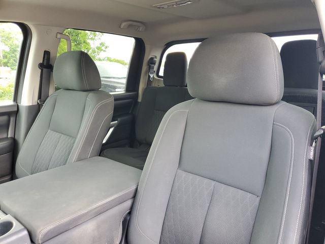 Used 2017 Nissan Titan SV AWD/4WD image 13
