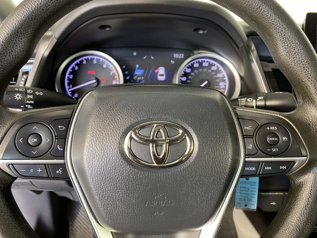 Used 2022 Toyota Camry LE AWD/4WD image 13