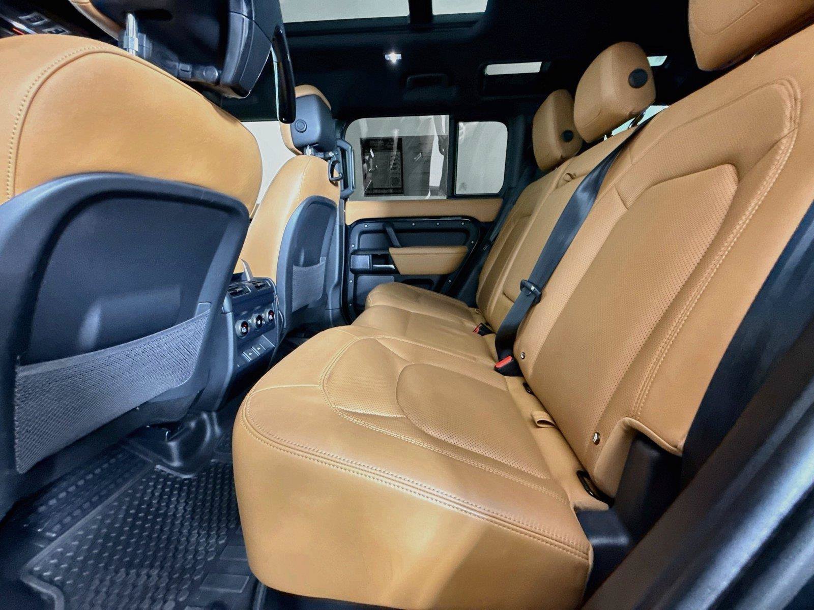 Used 2023 Land Rover Defender 110 V8 AWD/4WD image 29