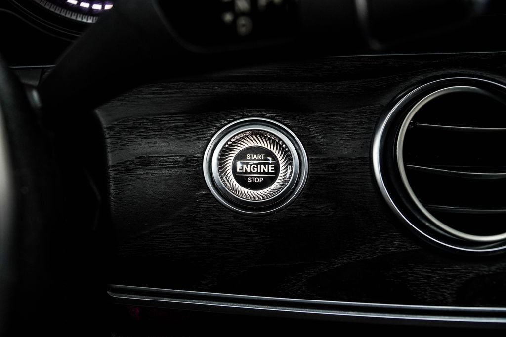 Used 2019 Mercedes-Benz E 300 image 23