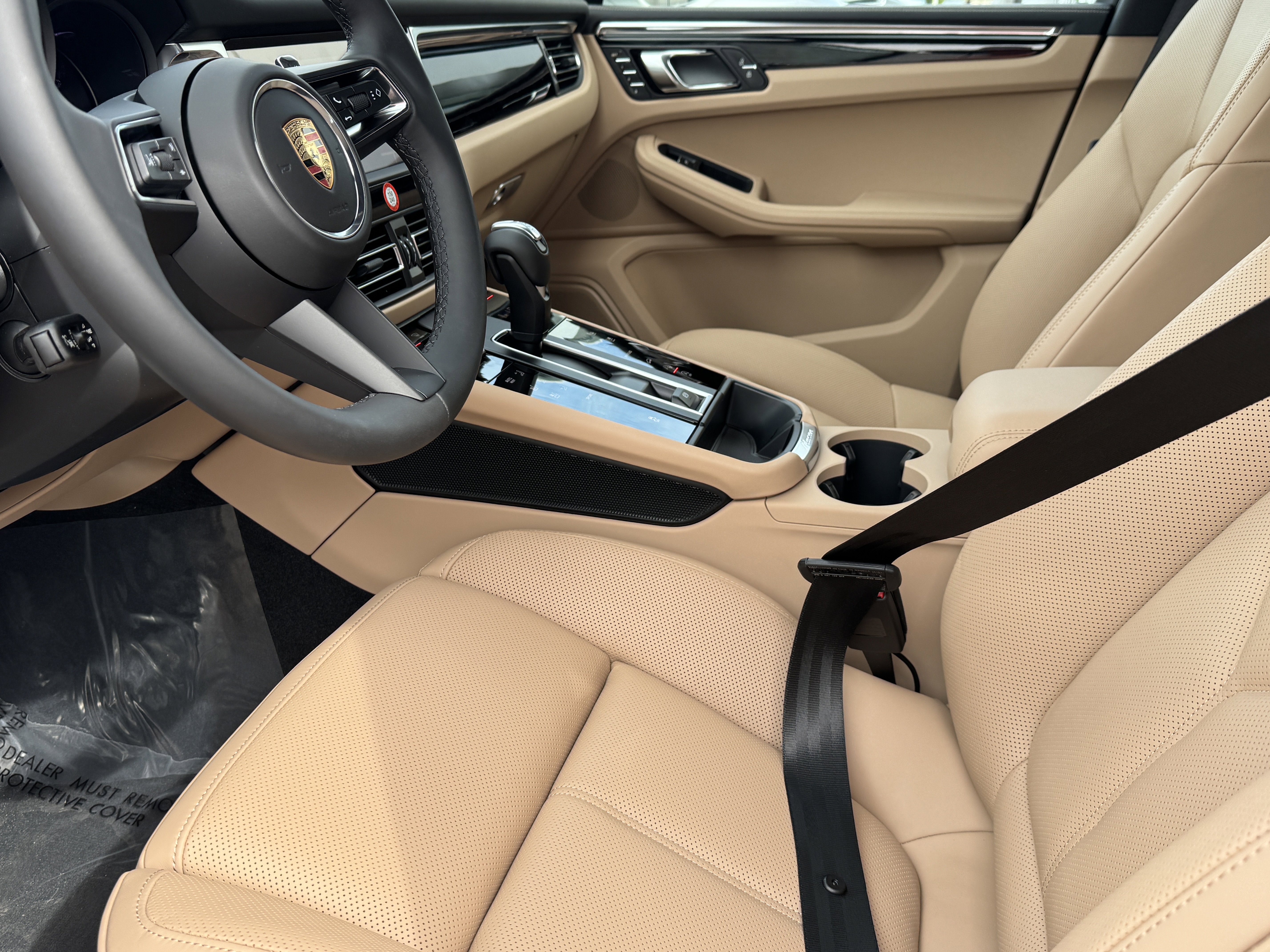 New 2026 Porsche Macan image 4