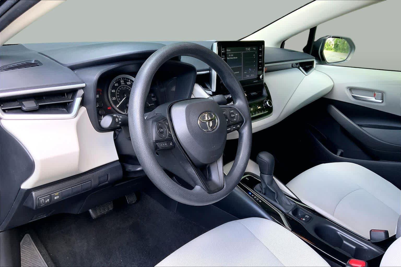 Used 2021 Toyota Corolla LE FWD image 18
