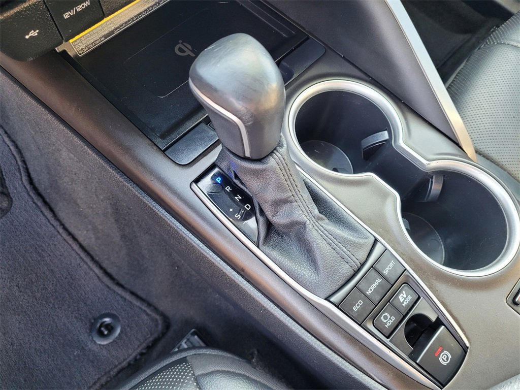 Used 2021 Toyota Camry XLE image 18