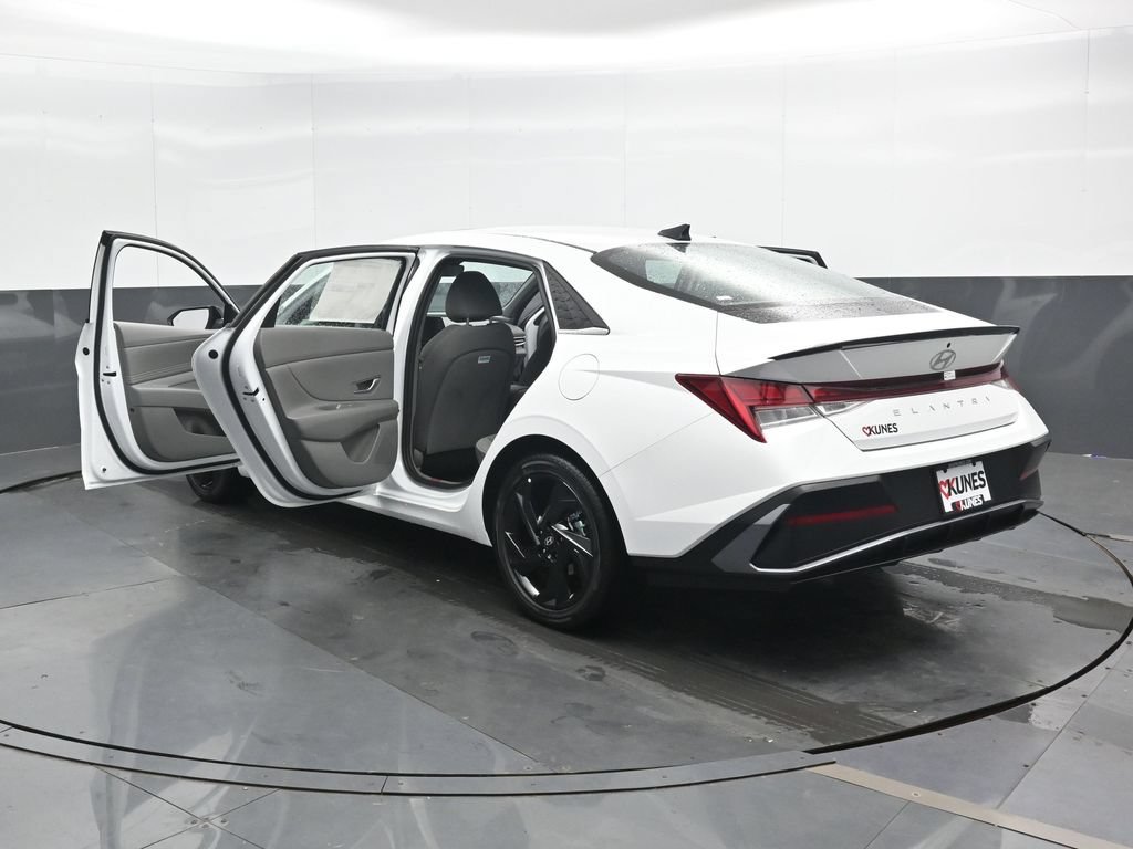 New 2026 Hyundai Elantra SEL Sport Premium FWD image 48