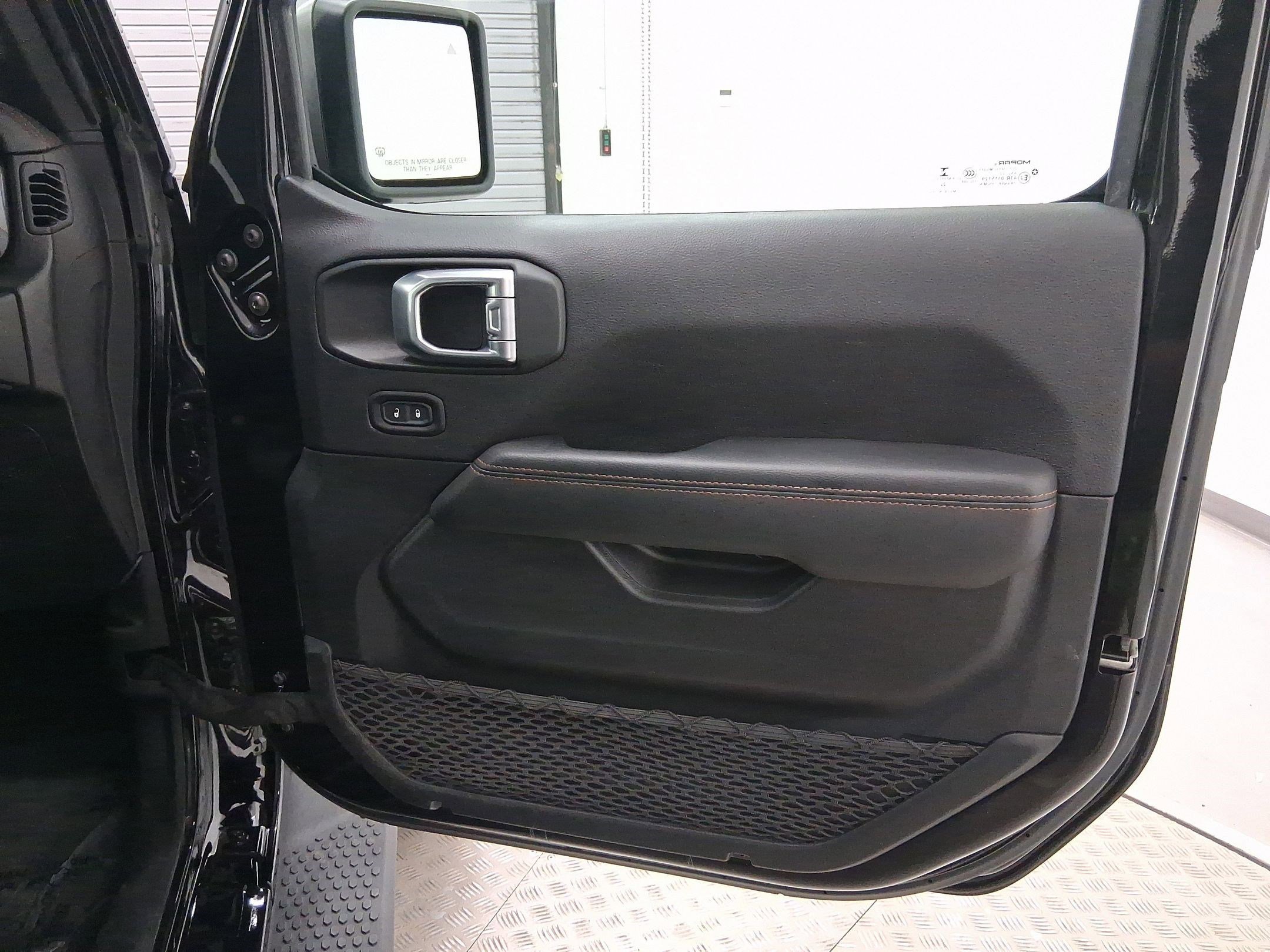 Used 2022 Jeep Wrangler Unlimited Rubicon w/ Xtreme Recon 35" Tire Package image 32