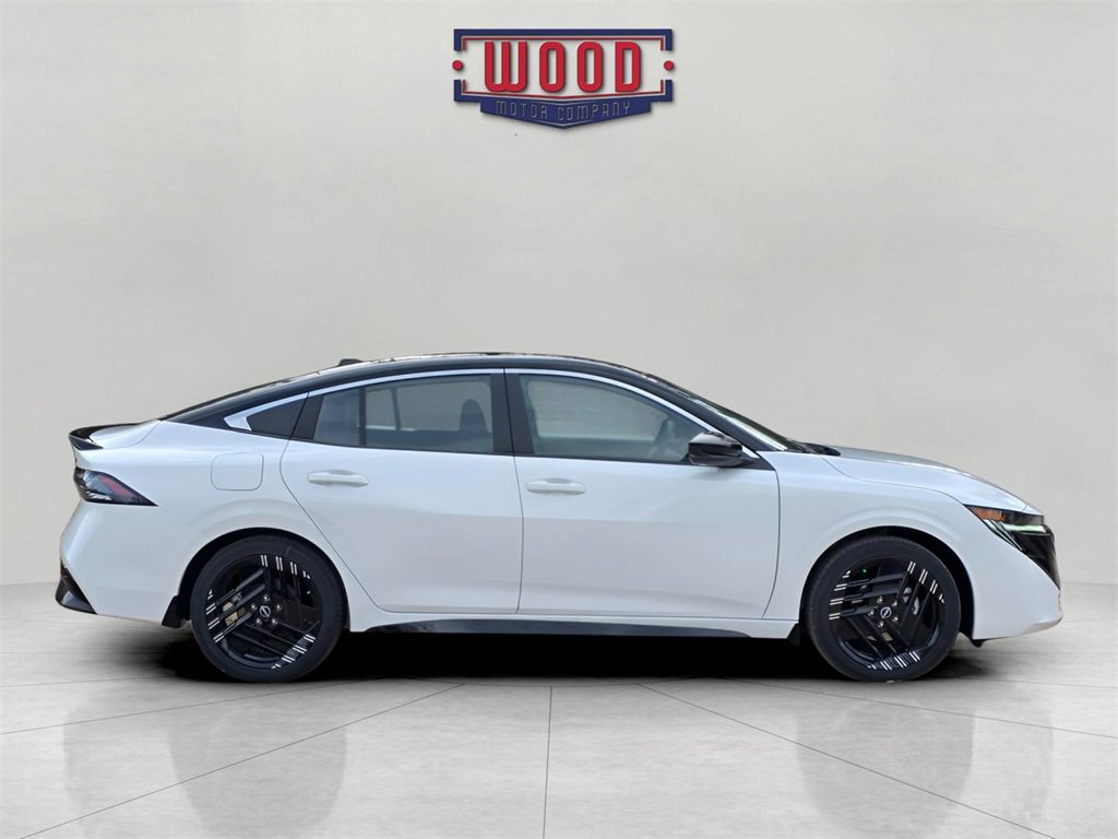 New 2026 Nissan Sentra SR image 2