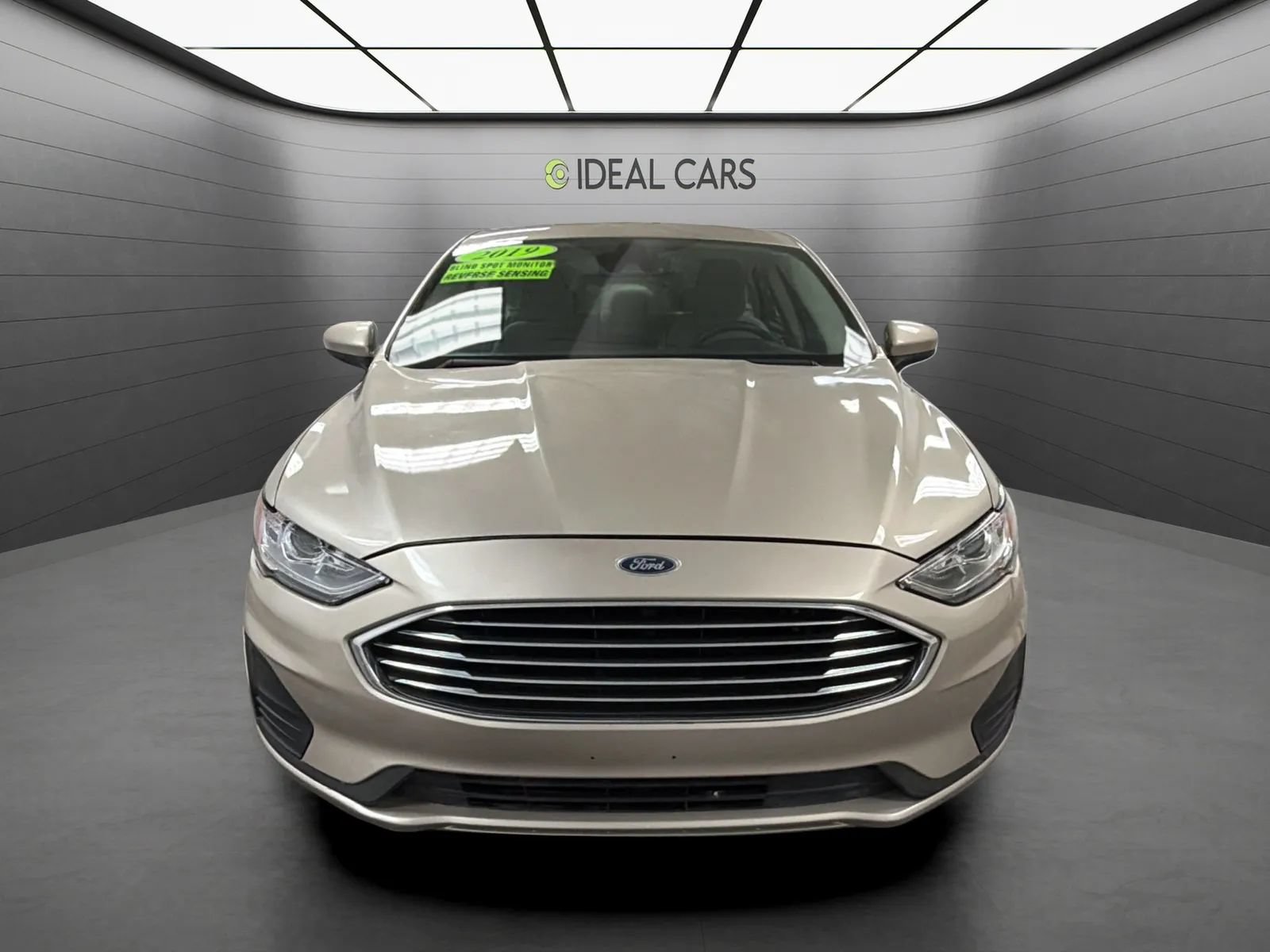 Used 2019 Ford Fusion SE FWD image 2