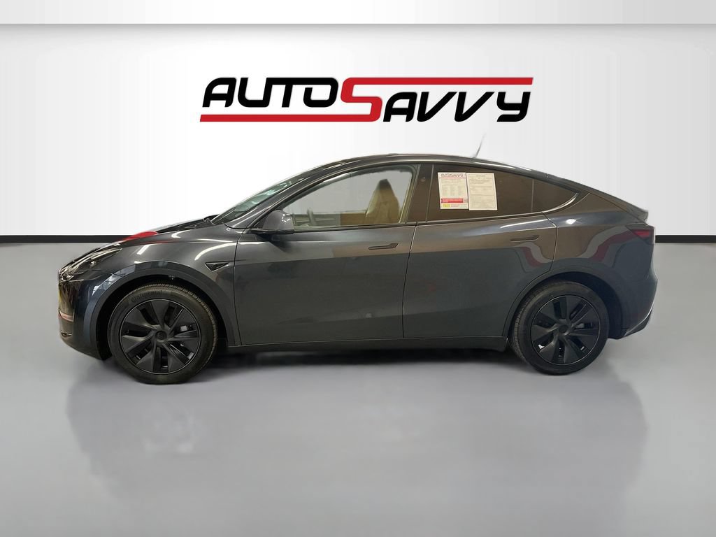 Used 2025 Tesla Model Y Long Range AWD/4WD image 4