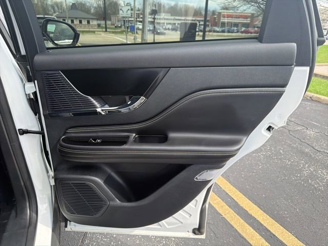 Used 2021 Lincoln Corsair AWD w/ Premium Package image 17