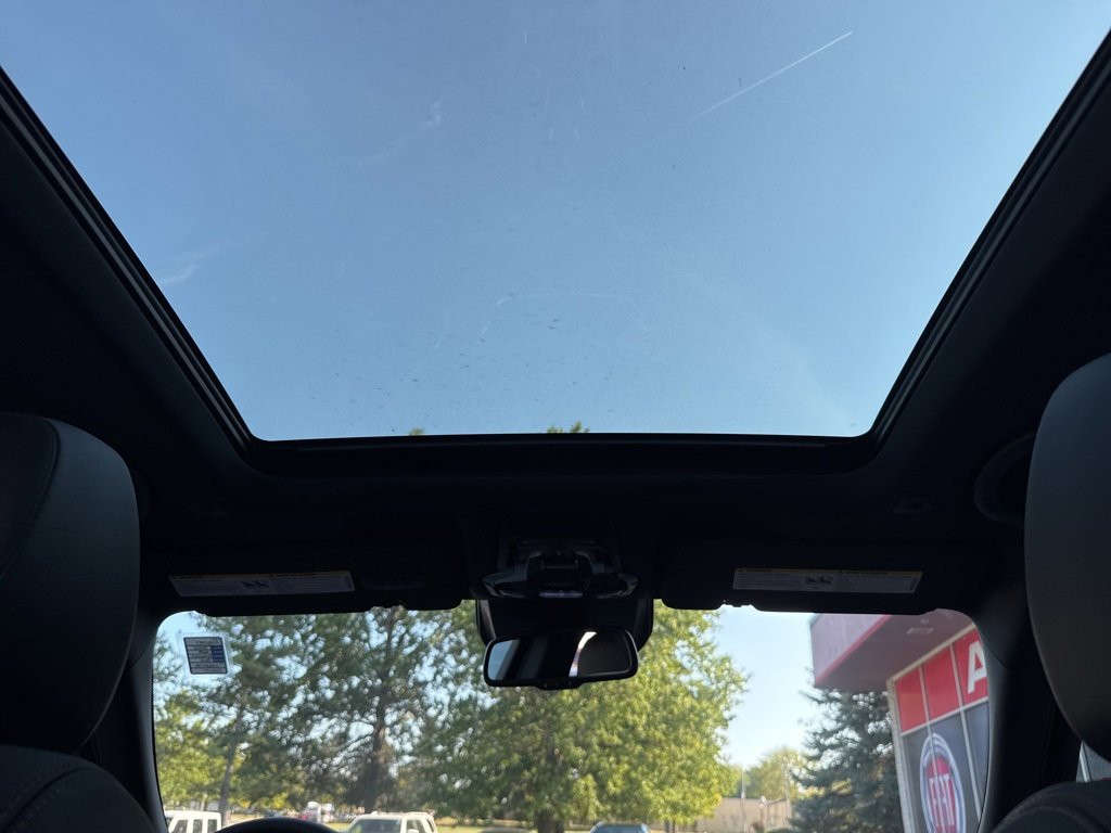 New 2025 Alfa Romeo Stelvio Sprint image 17