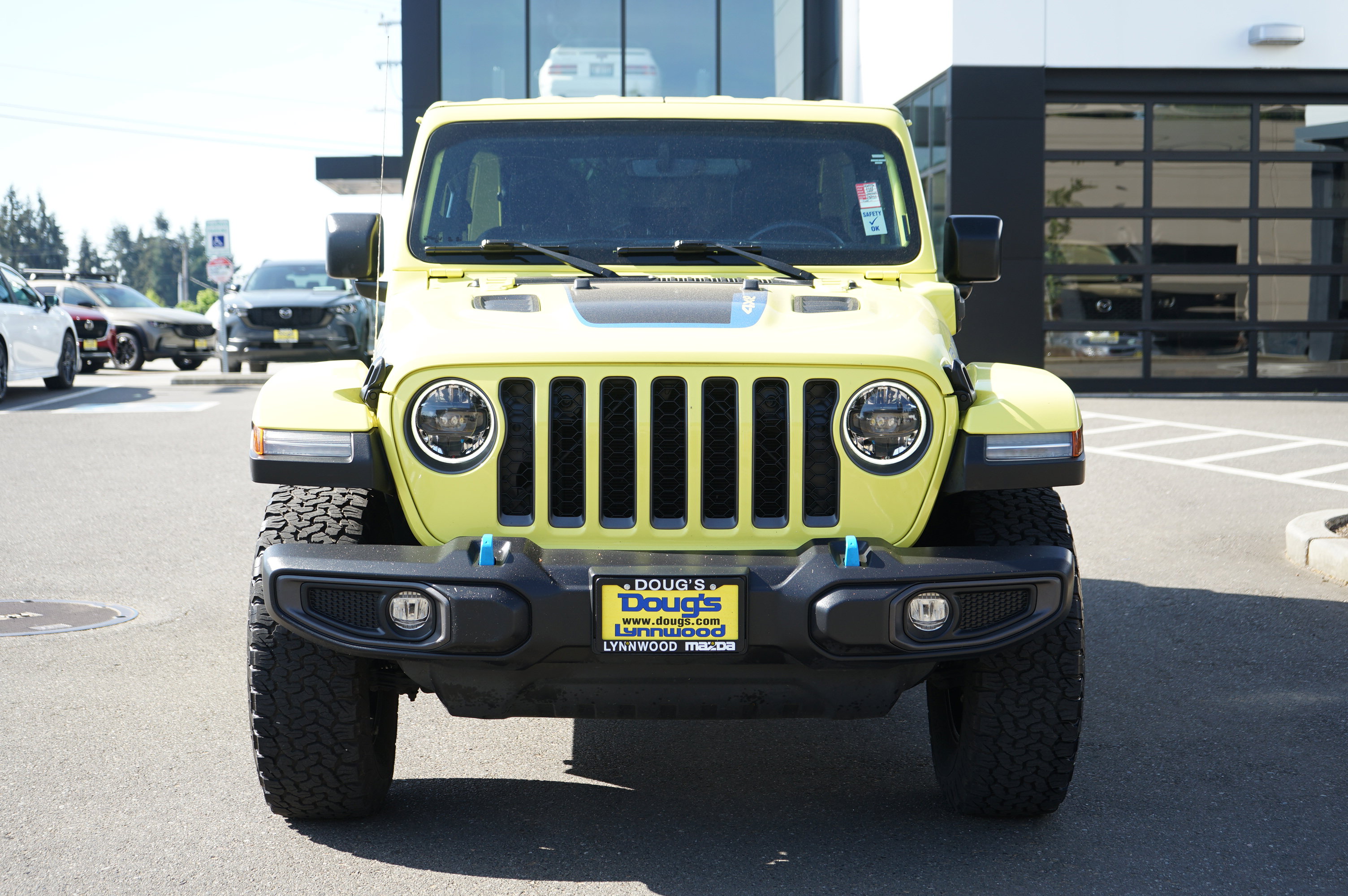Used 2023 Jeep Wrangler Unlimited Rubicon 4xe w/ Cold Weather Group AWD/4WD image 10