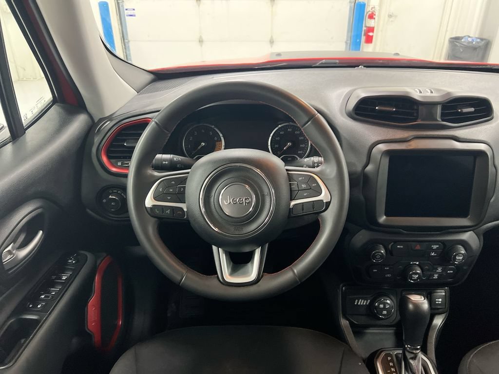 Used 2023 Jeep Renegade Trailhawk AWD/4WD image 11