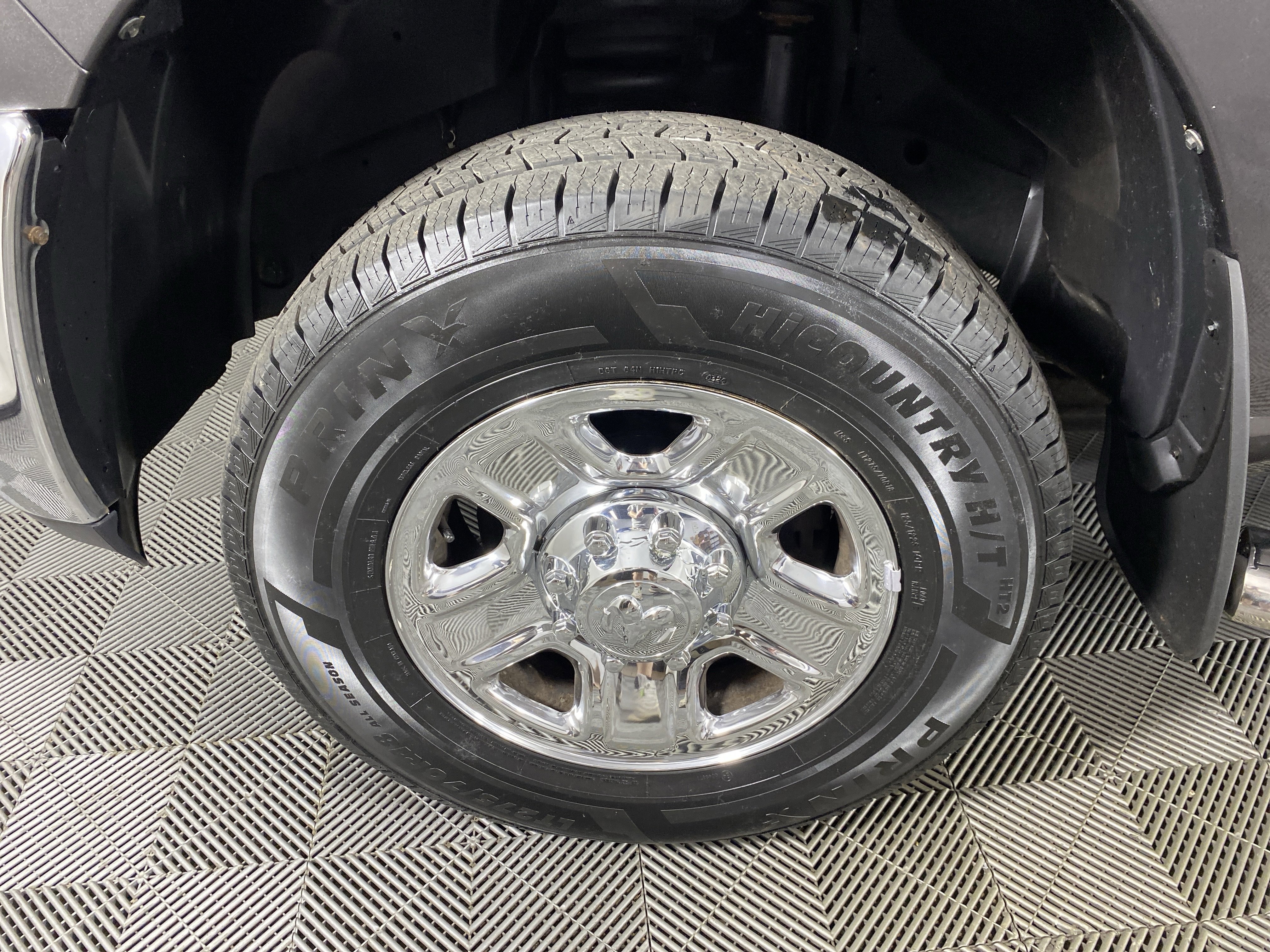 Used 2015 RAM 2500 Tradesman w/ Chrome Appearance Group AWD/4WD image 9