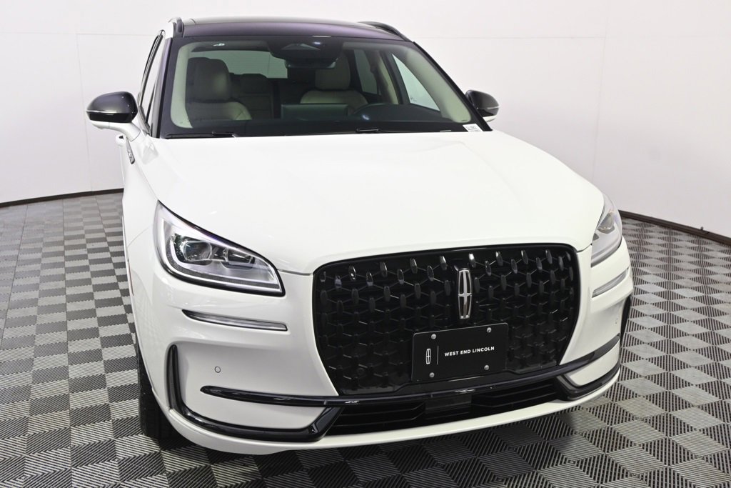 New 2025 Lincoln Corsair Reserve w/ Jet Appearance Package image 9