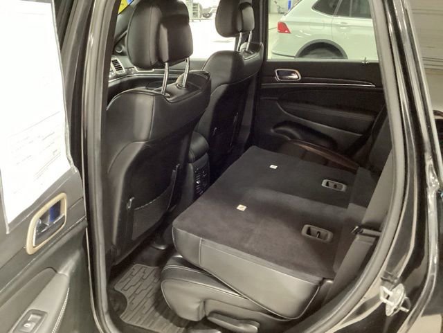 Used 2014 Jeep Grand Cherokee Overland w/ Mopar Chrome Edition Group AWD/4WD image 13