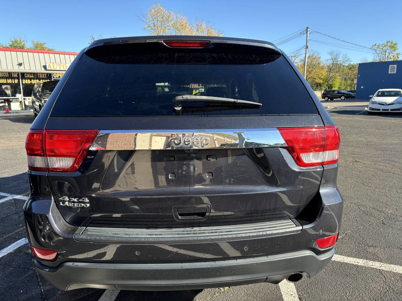 Used 2012 Jeep Grand Cherokee Laredo image 4