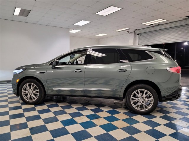 Used 2024 Buick Enclave Essence w/ Experience Buick Package image 4