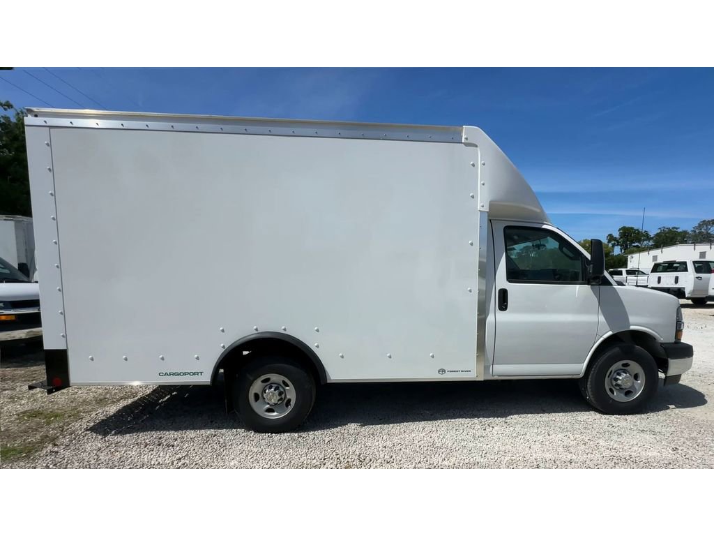 New 2025 Chevrolet Express 3500 w/ Power Convenience Package image 9