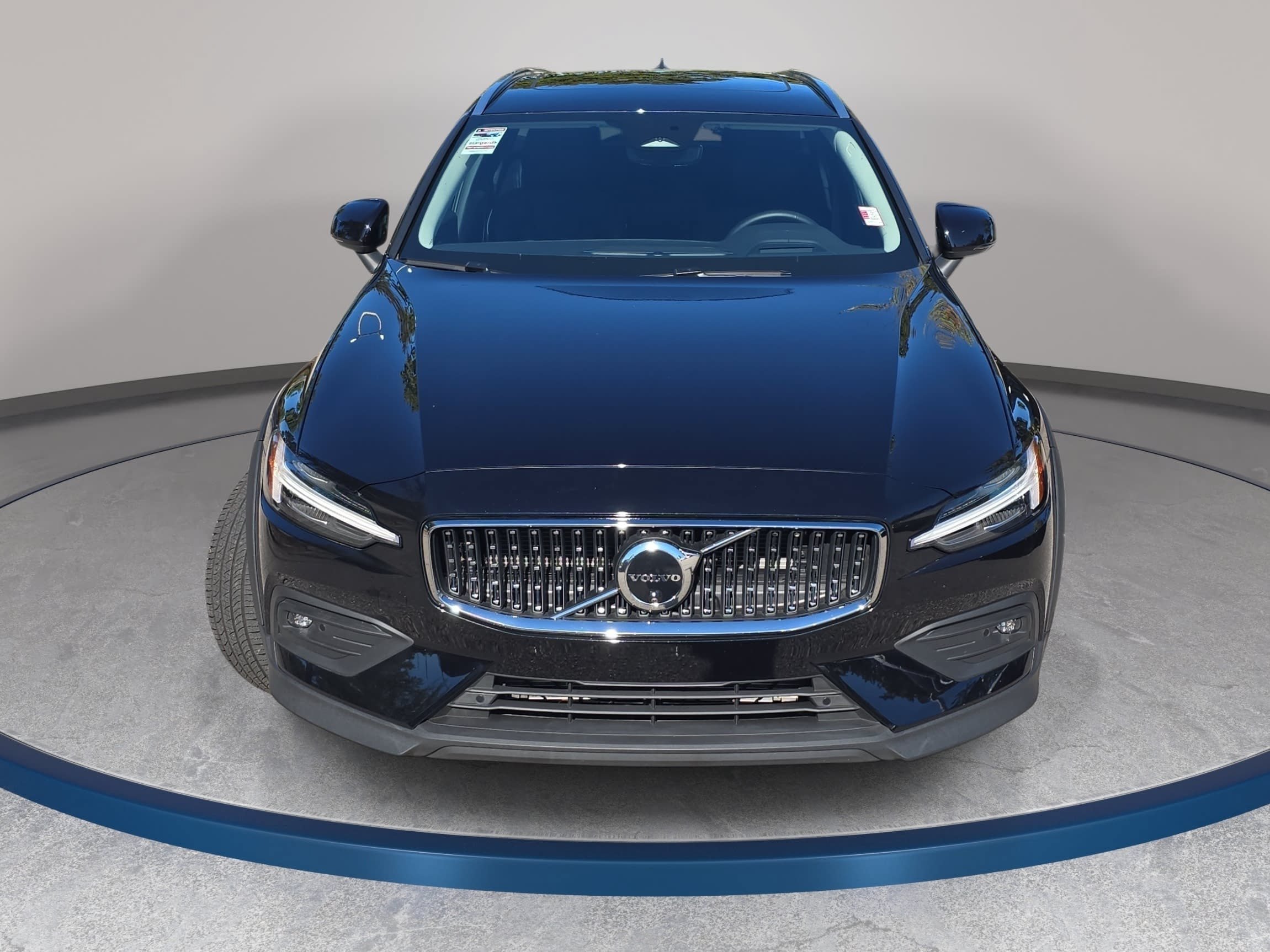 Used 2026 Volvo V60 B5 Cross Country Ultra AWD/4WD image 2
