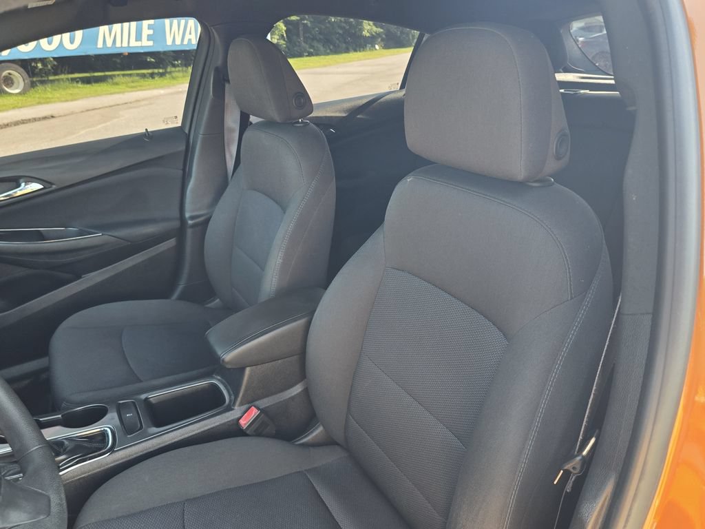 Used 2017 Chevrolet Cruze LT w/ RS Package FWD image 13
