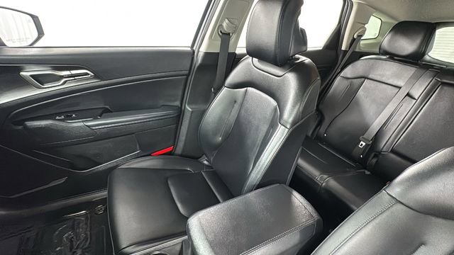 Used 2024 Kia Sportage EX AWD/4WD image 13