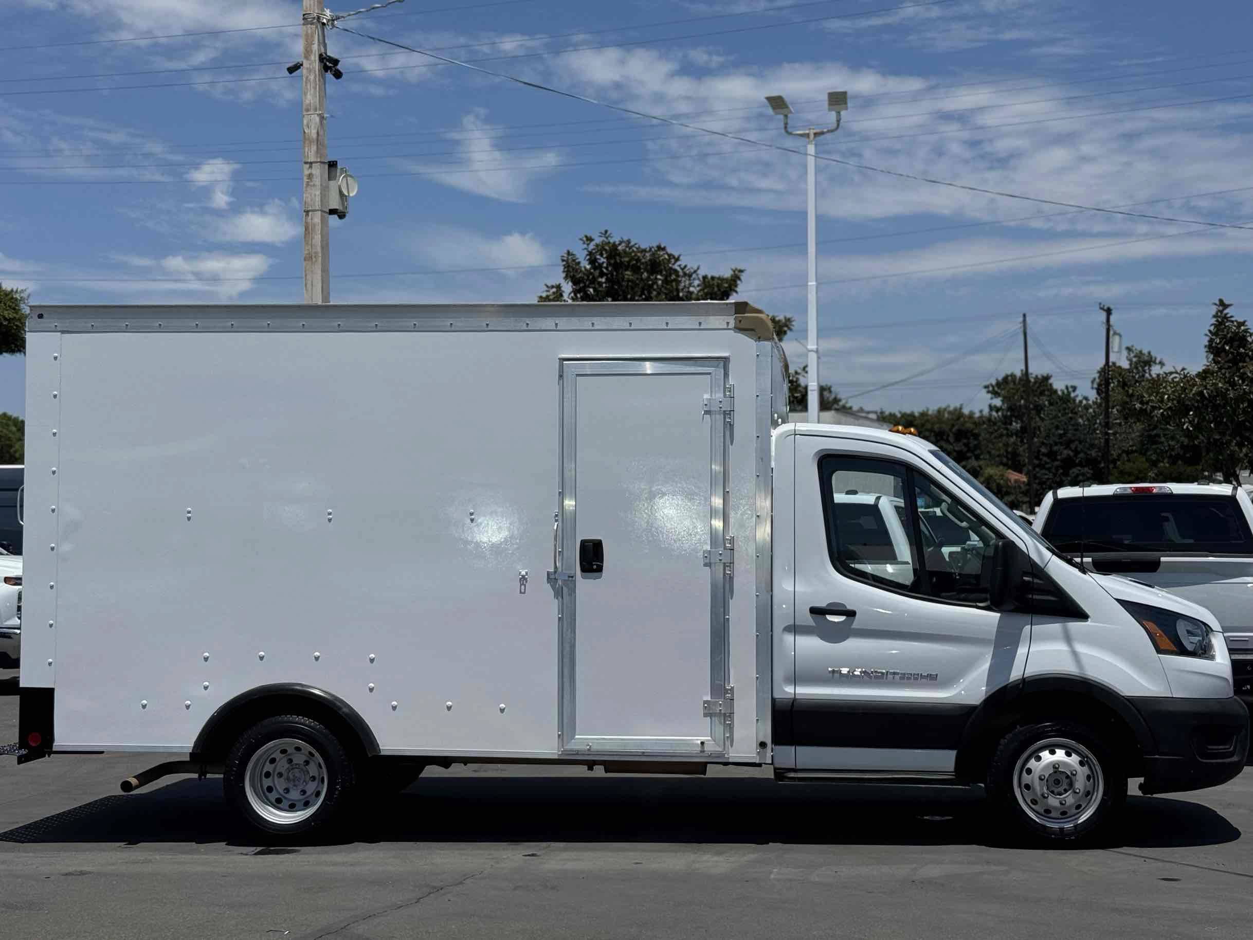 Used 2022 Ford Transit 350 DRW RWD image 7