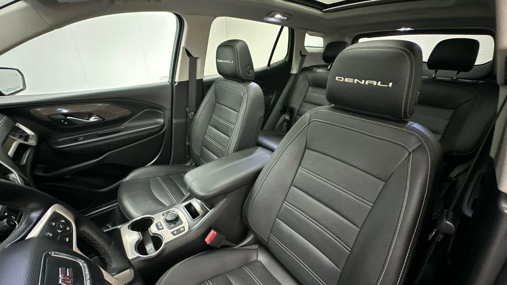 Used 2023 GMC Terrain Denali image 9