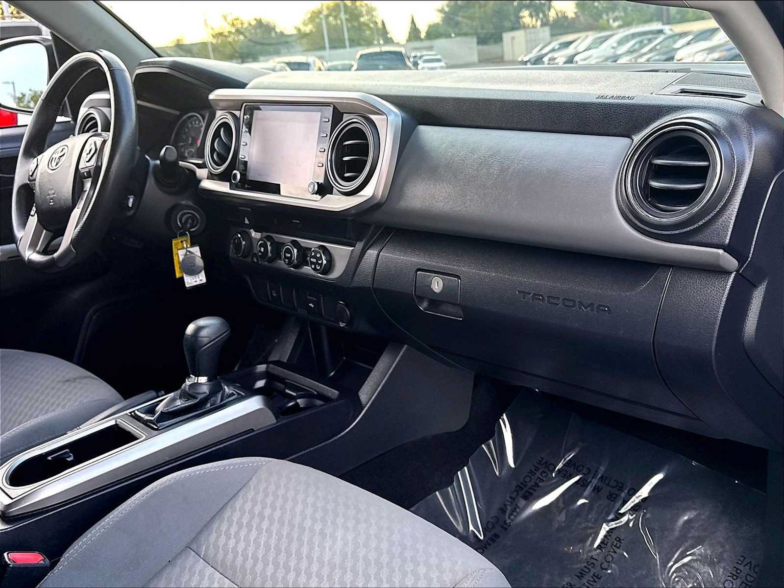 Used 2022 Toyota Tacoma SR5 AWD/4WD image 17