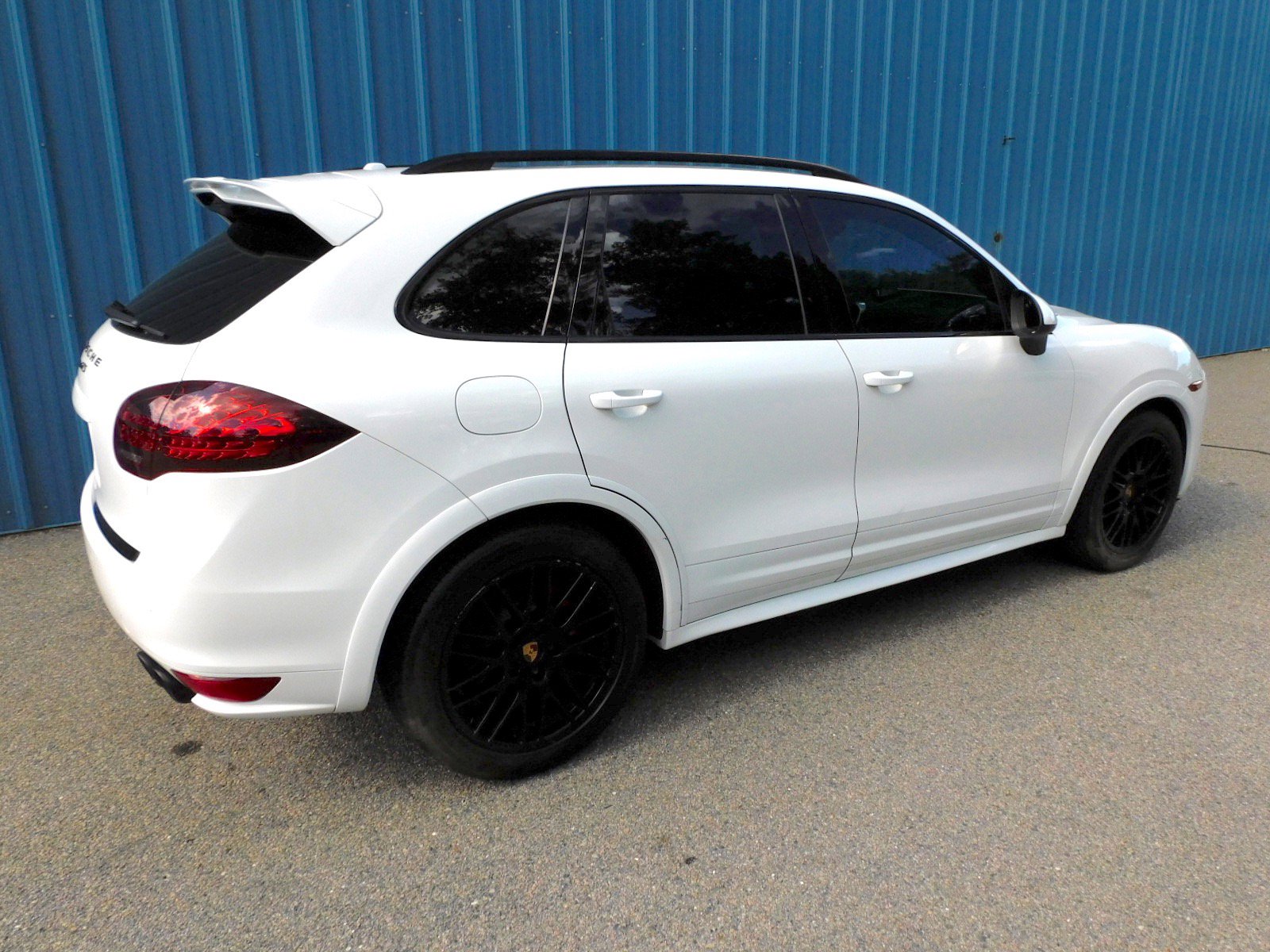 Used 2014 Porsche Cayenne GTS AWD/4WD image 5