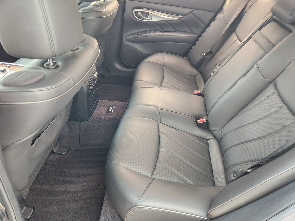 Used 2013 INFINITI M37 w/ Premium Pkg RWD image 31