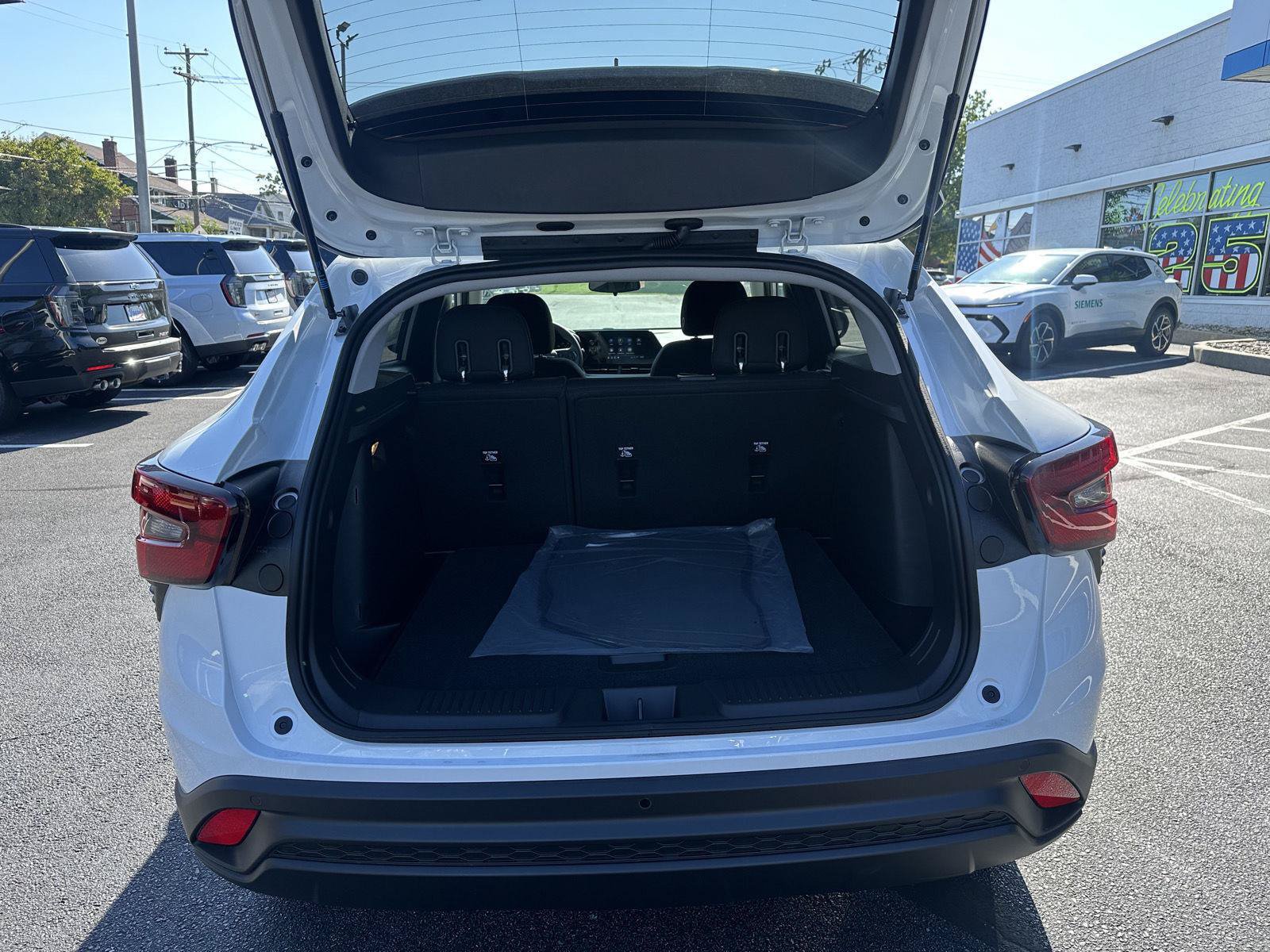 New 2026 Chevrolet Trax LS w/ Driver Confidence Package FWD image 28