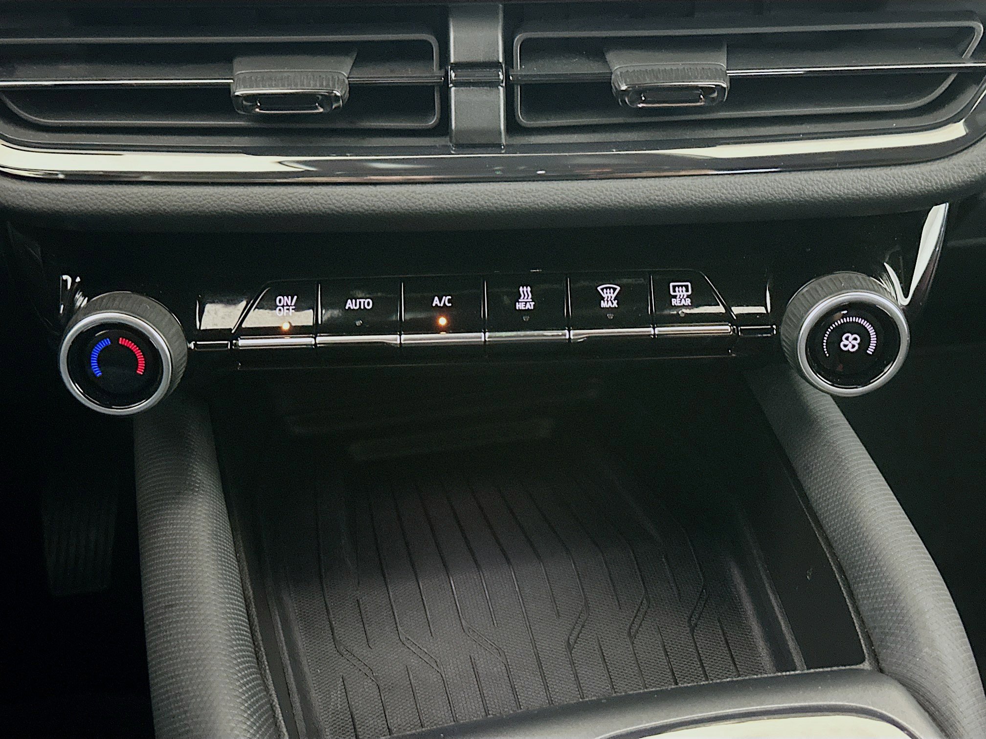 Used 2024 Chevrolet Equinox EV RS AWD/4WD image 23