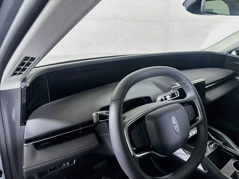 New 2026 Lincoln Nautilus Reserve AWD/4WD image 9