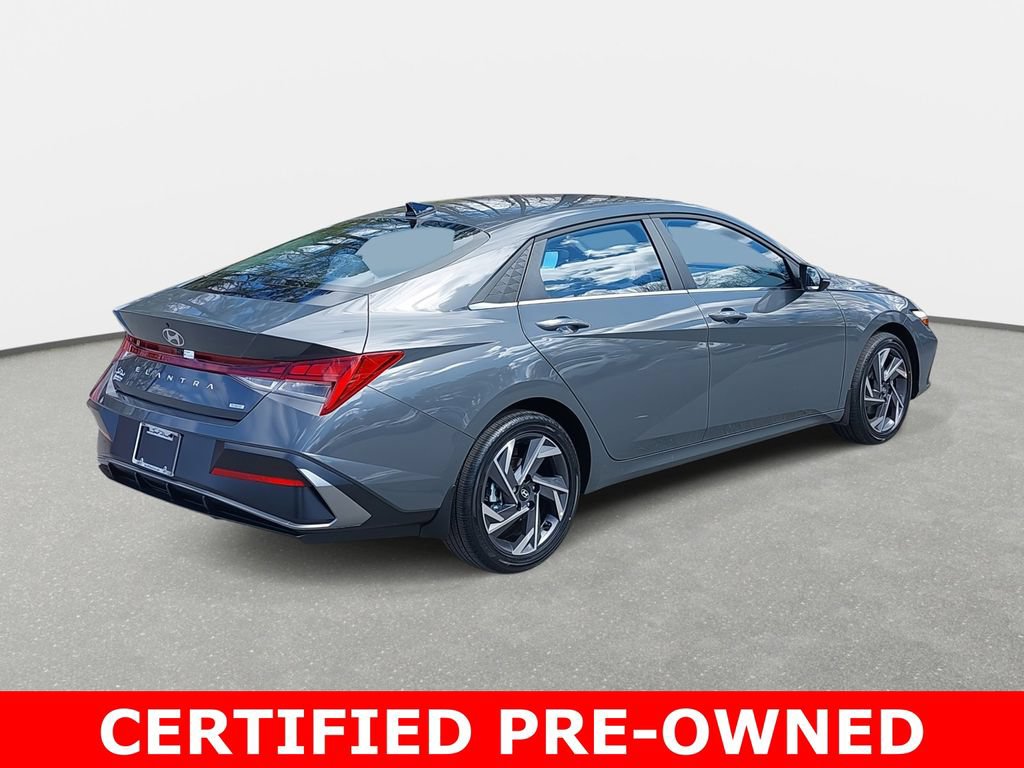 Certified 2025 Hyundai Elantra Limited FWD image 5
