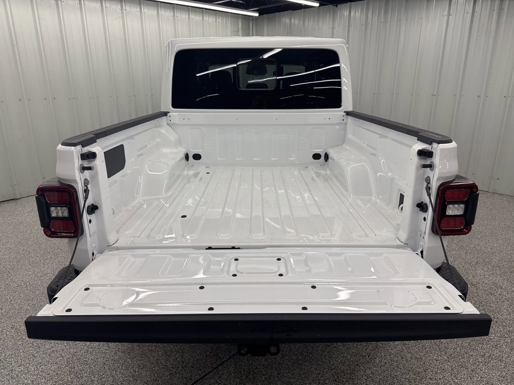 New 2026 Jeep Gladiator Mojave image 9