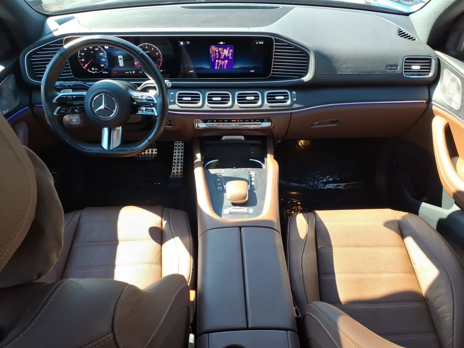 Used 2025 Mercedes-Benz GLS 580 4MATIC image 10