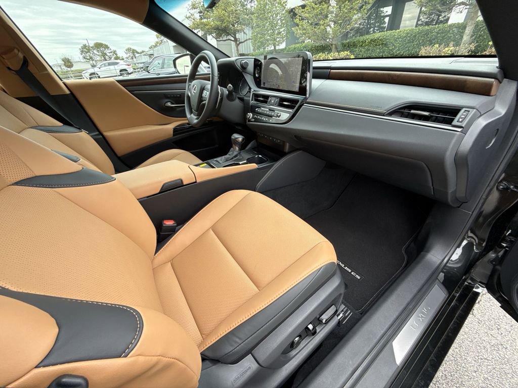 Used 2025 Lexus ES 350 w/ Premium Package image 15