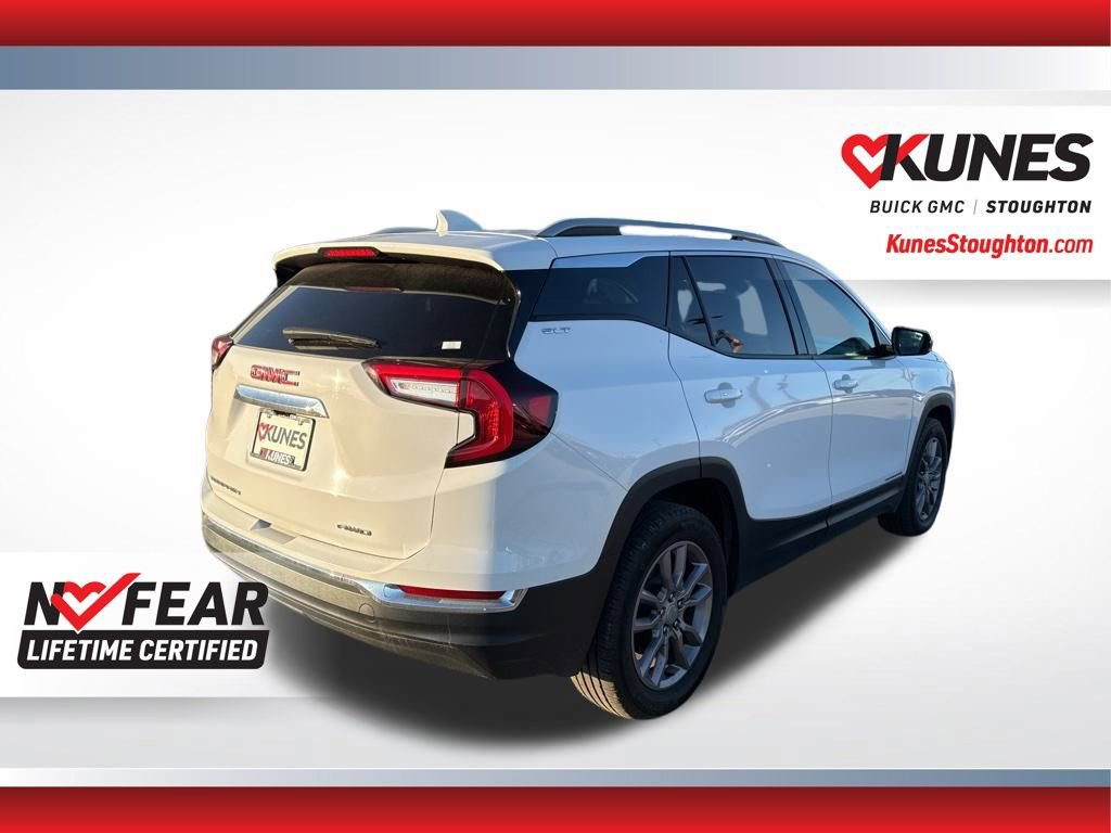 Used 2024 GMC Terrain SLT image 11