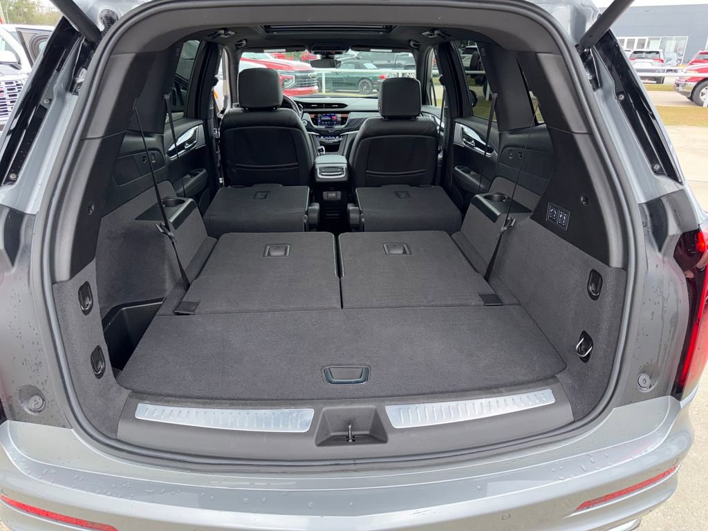 Used 2025 Cadillac XT6 Premium Luxury image 34