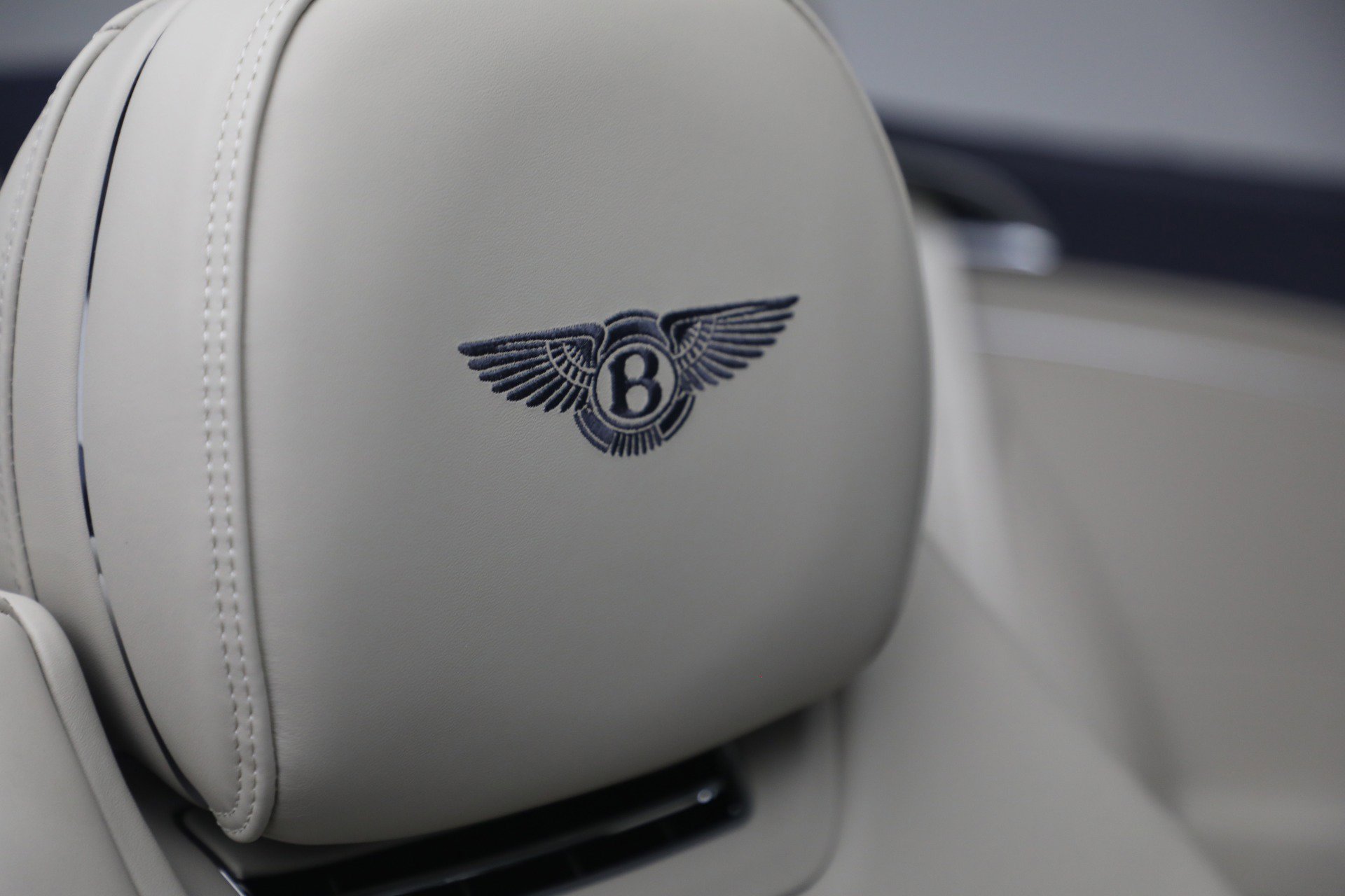 New 2026 Bentley Continental GTC AWD/4WD image 31
