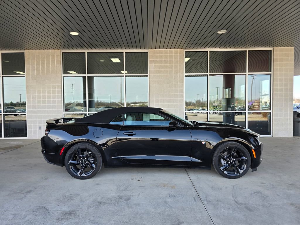 Used 2024 Chevrolet Camaro LT w/ RS Package image 4