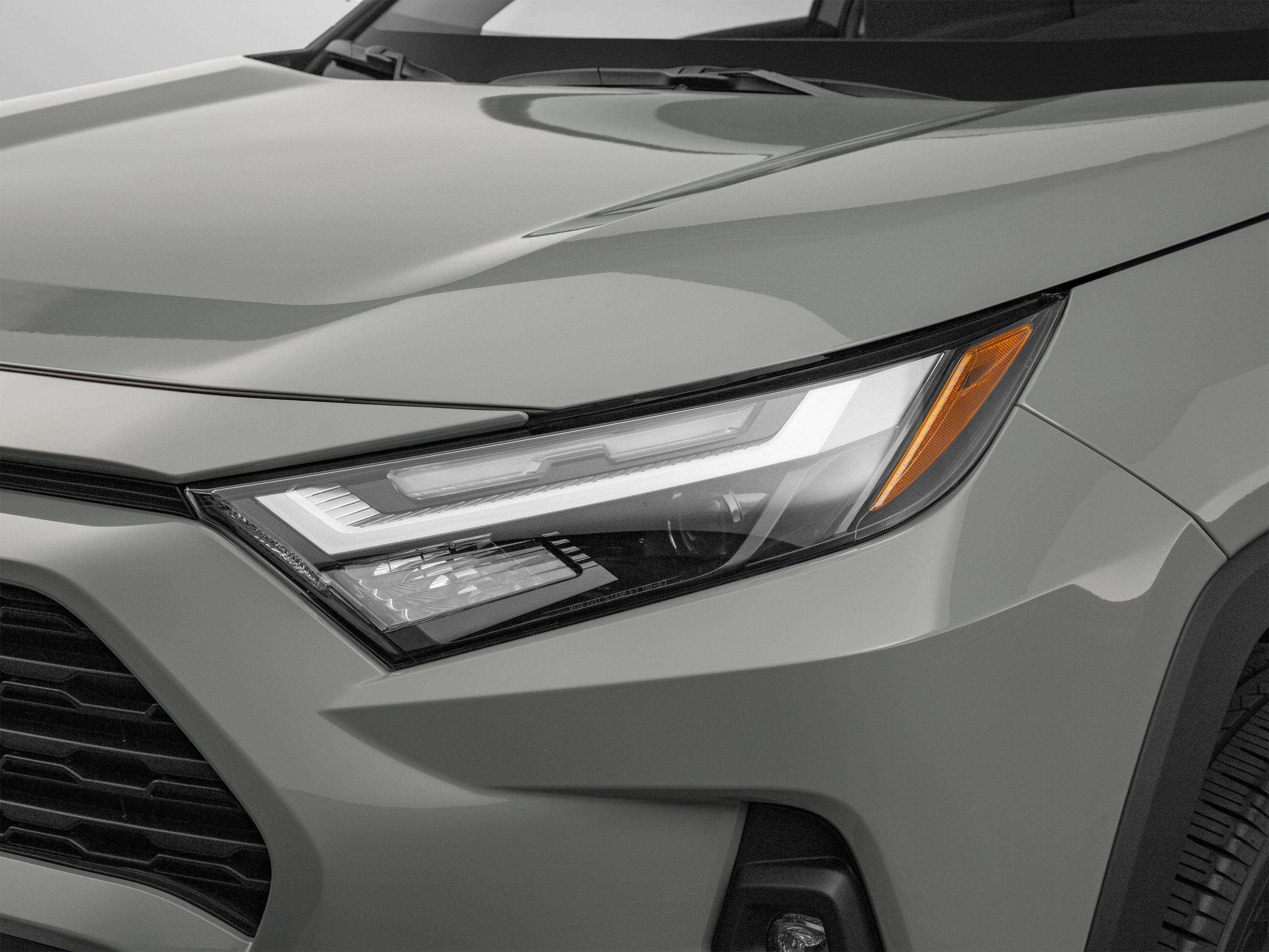 Used 2022 Toyota RAV4 XLE Premium FWD image 49