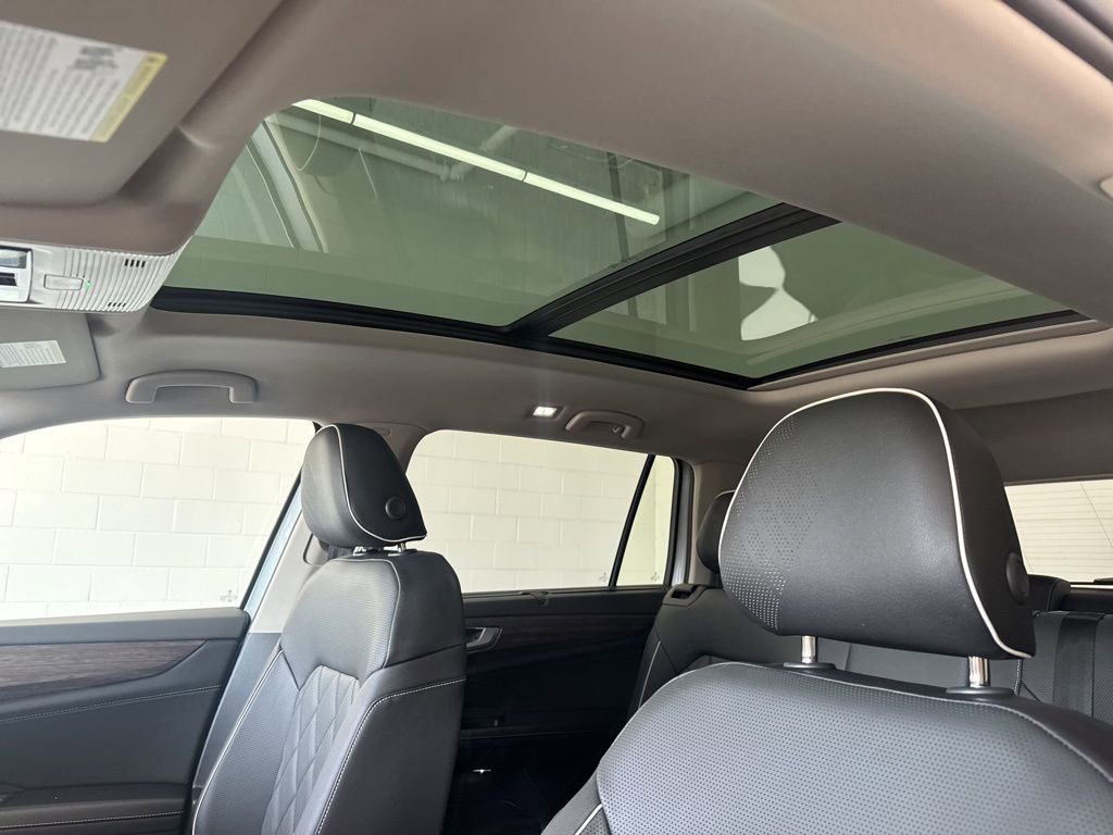 New 2026 Volkswagen Atlas SEL Premium R-Line image 16