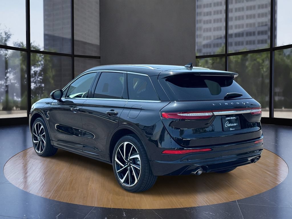 Certified 2024 Lincoln Corsair Grand Touring AWD/4WD image 4